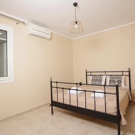 Toroneos Sea Front Villa